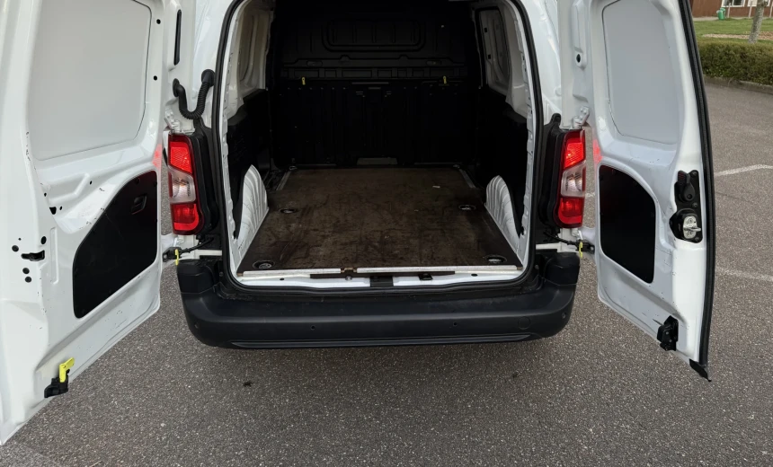 Opel Combo 2020 Diesel Manual Image 3