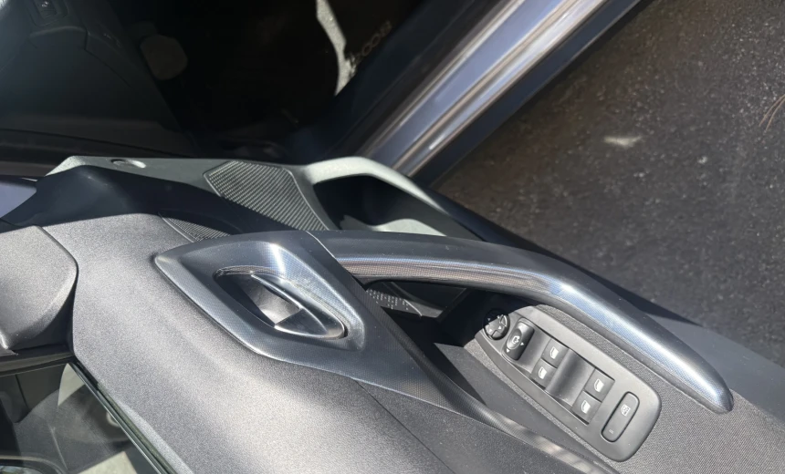 Peugeot 2008 2016 Gasoline Automatic Image 8