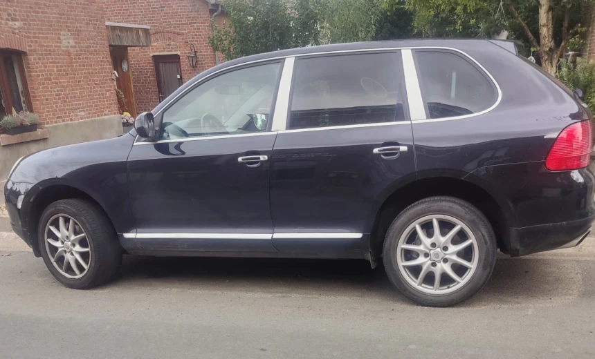 Porsche Cayenne 2005 Gasoline Manual Image 0