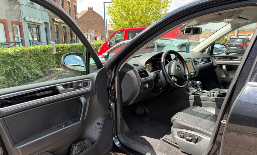 Volkswagen Touareg 2012 Diesel Automatic Image 10
