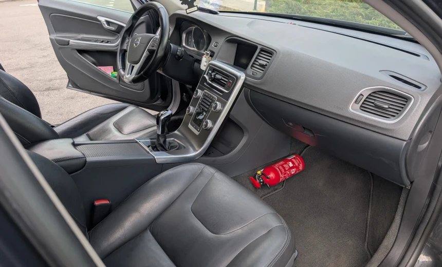 Volvo V60 2015 Diesel Manual Image 13