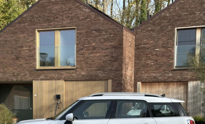 MINI Cooper Countryman 2018 Hybrid Electric/Gasoline Automatic Image 5