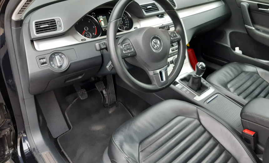 Volkswagen Passat Variant 2014 Diesel Manual Image 4