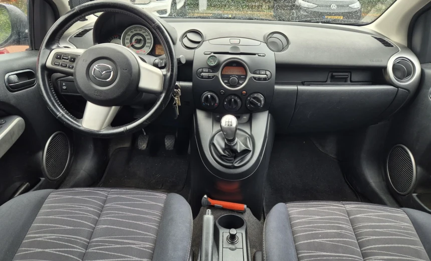 Mazda 2 2008 Gasoline Manual Image 2