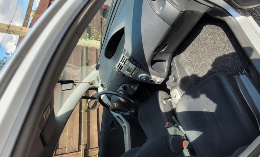 Toyota Yaris 2007 Gasoline Automatic Image 4