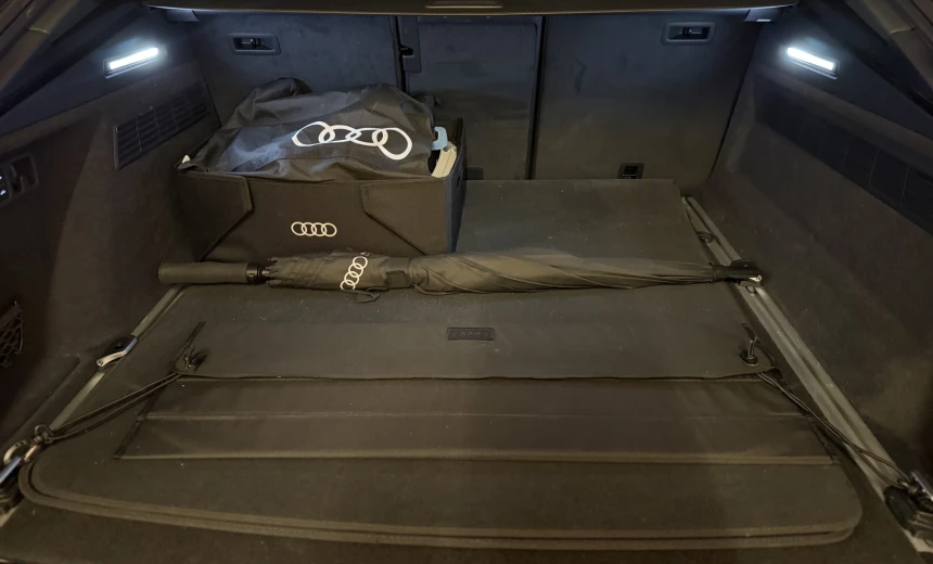 Audi Q8 2024 Hybrid Electric/Gasoline Automatic Image 19