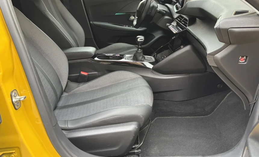 Peugeot 208 2019 Gasoline Manual Image 4