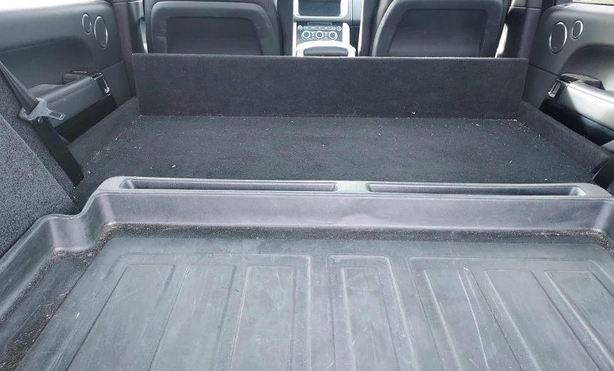 Land Rover Range Rover 2017 Diesel Automatic Image 16