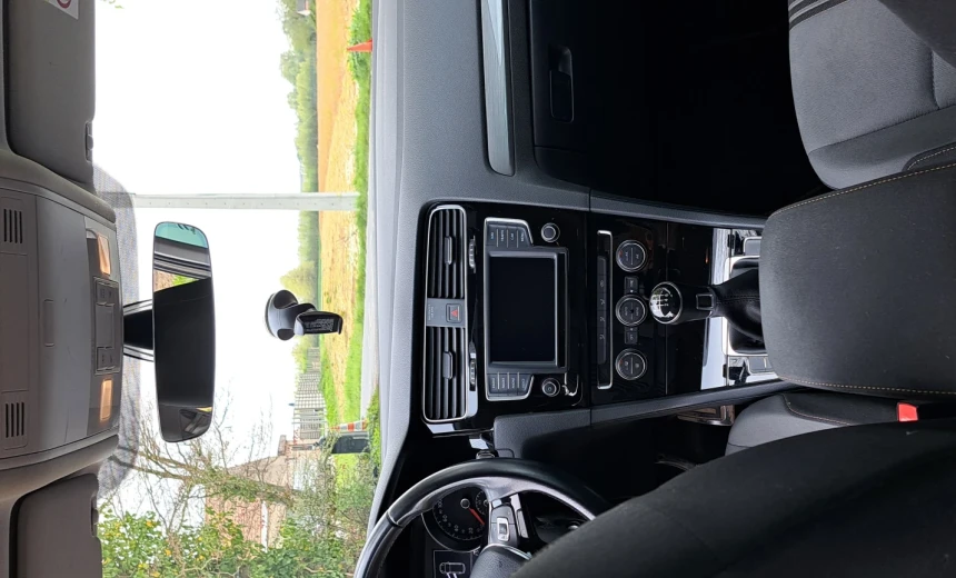 Volkswagen Golf Variant 2017 Gasoline Manual Image 6