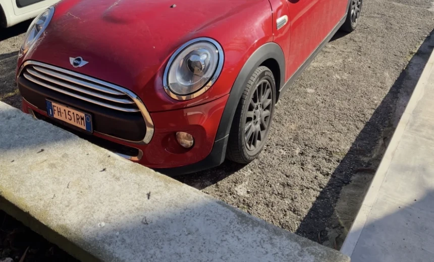 MINI One 2017 Gasoline Manual Image 2