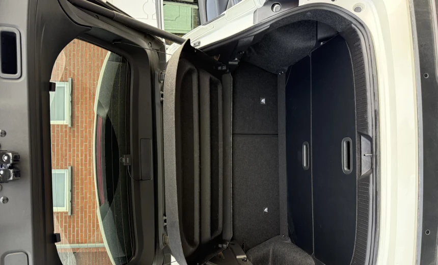 Nissan Qashqai 2023 Hybrid Electric/Gasoline Manual Image 12