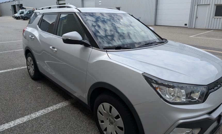 SsangYong XLV 2017 Diesel Manual Image 13