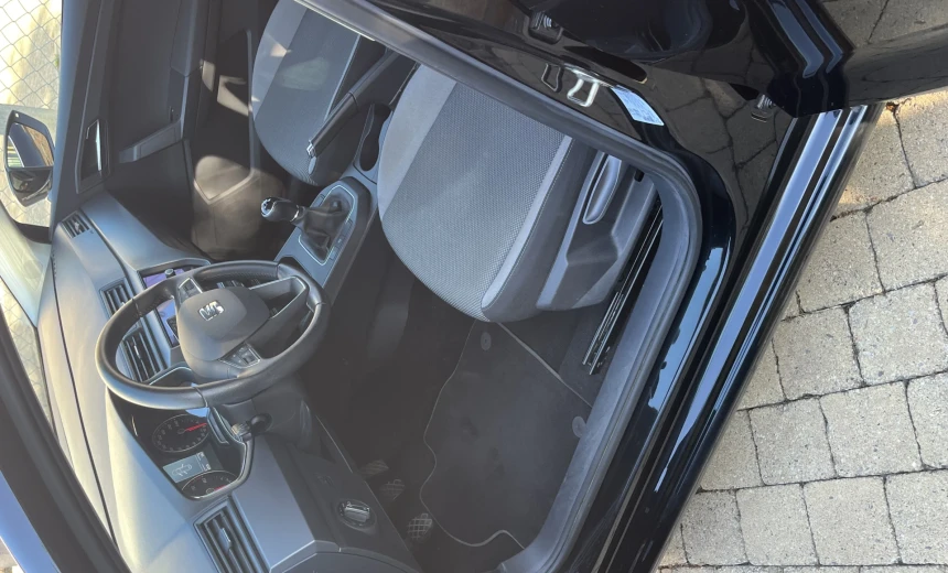 SEAT Ibiza 2018 Gasoline Manual Image 3