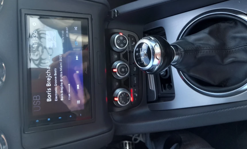 Audi TT 2011 Gasoline Manual Image 10