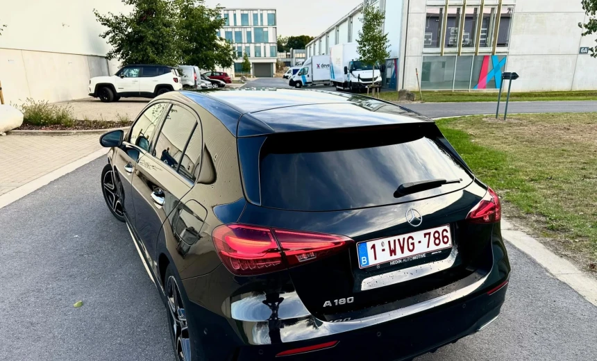 Mercedes-Benz A 180 2023 Hybrid Electric/Gasoline Automatic Image 4
