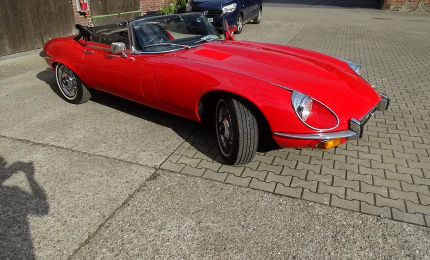 Jaguar E-Type 1973 Gasoline Manual Image 0