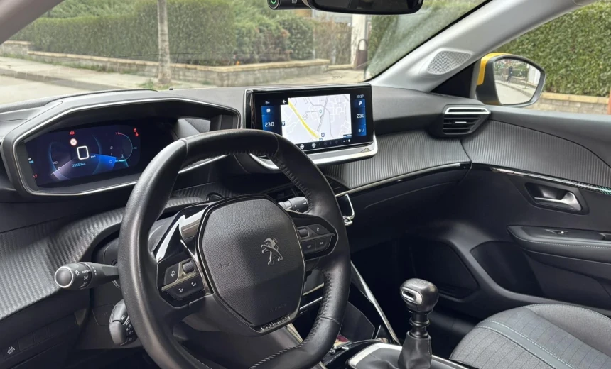 Peugeot 208 2019 Gasoline Manual Image 7