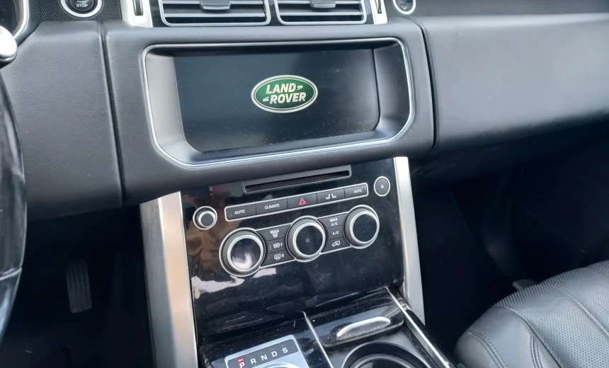Land Rover Range Rover 2017 Diesel Automatic Image 19