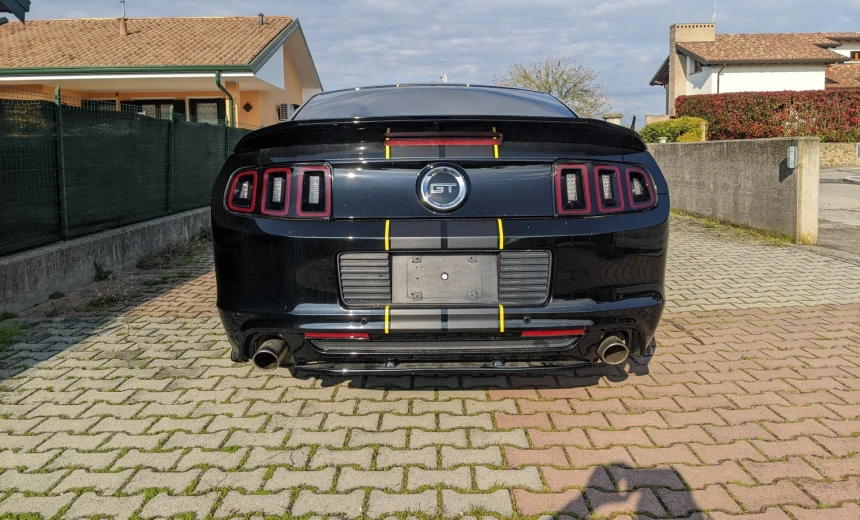 Ford Mustang 2013 Gasoline Automatic Image 2