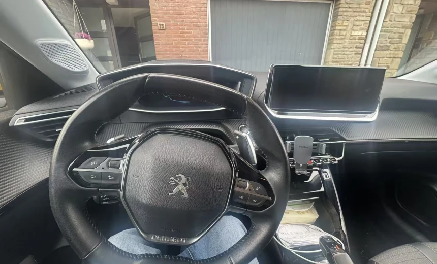 Peugeot 208 2020 Gasoline Automatic Image 7