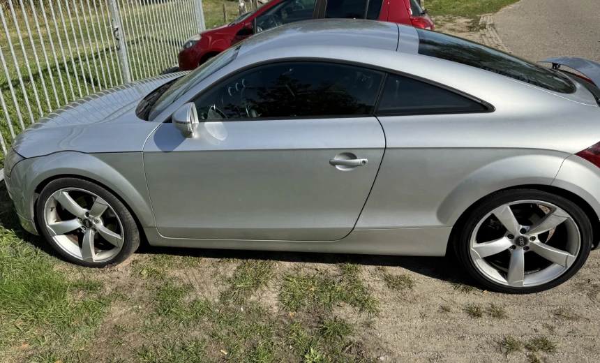 Audi TT 2007 Gasoline Automatic Image 12