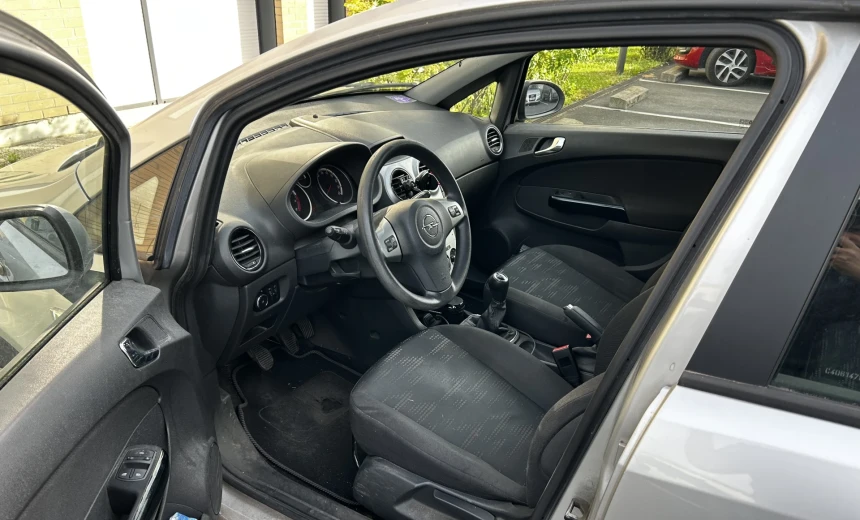 Opel Corsa 2011 Gasoline Manual Image 5