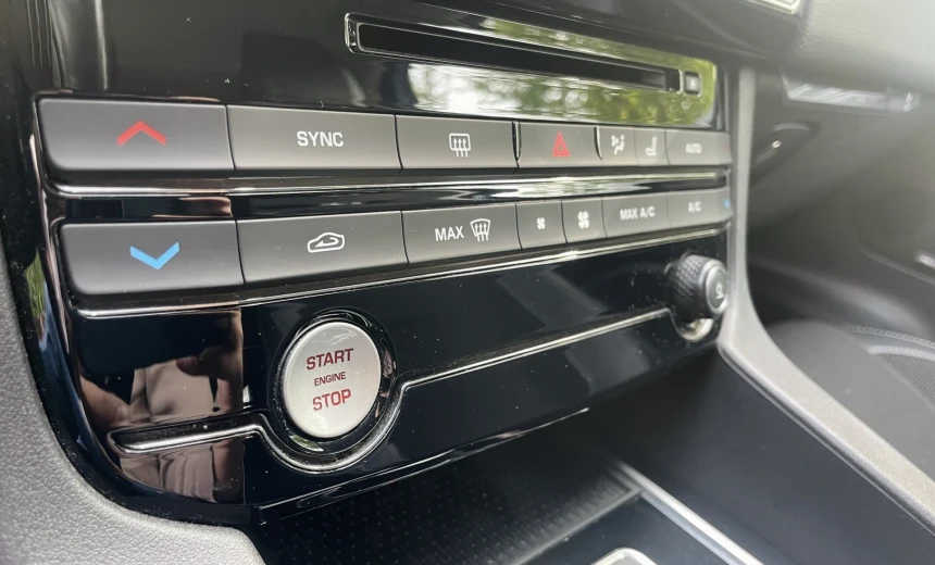 Jaguar F-Pace 2018 Diesel Automatic Image 14