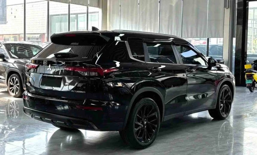 Mitsubishi Outlander 2023 Gasoline Automatic Image 4