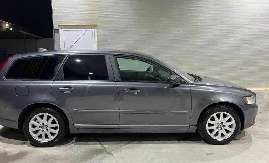 Volvo V50 2008 Diesel Manual Image 1