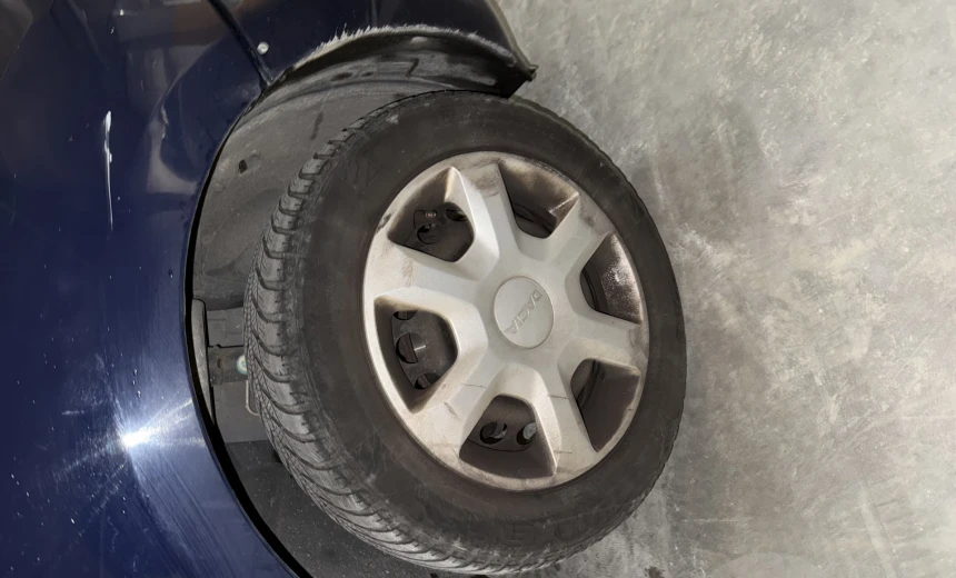 Dacia Sandero 2015 Diesel Manual Image 6