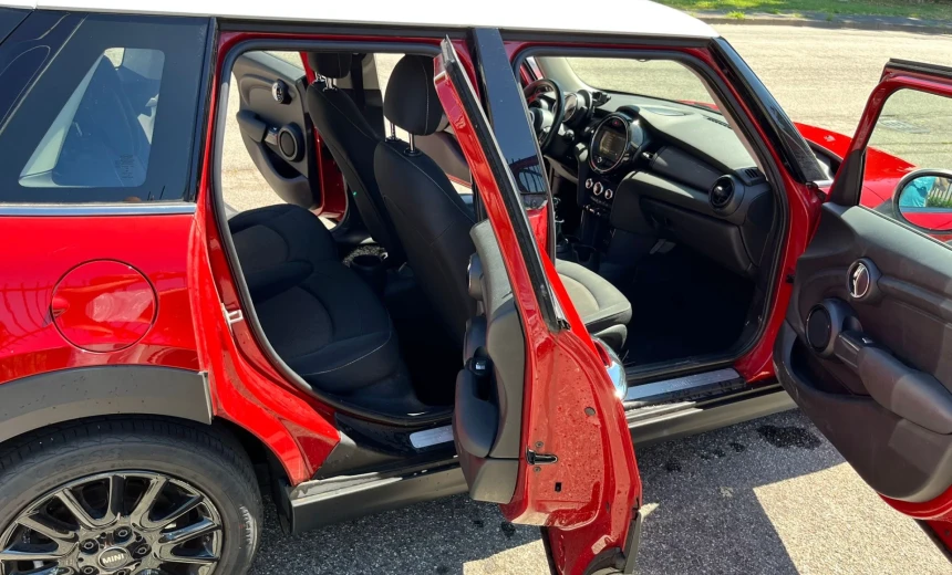 MINI One 2017 Gasoline Manual Image 3