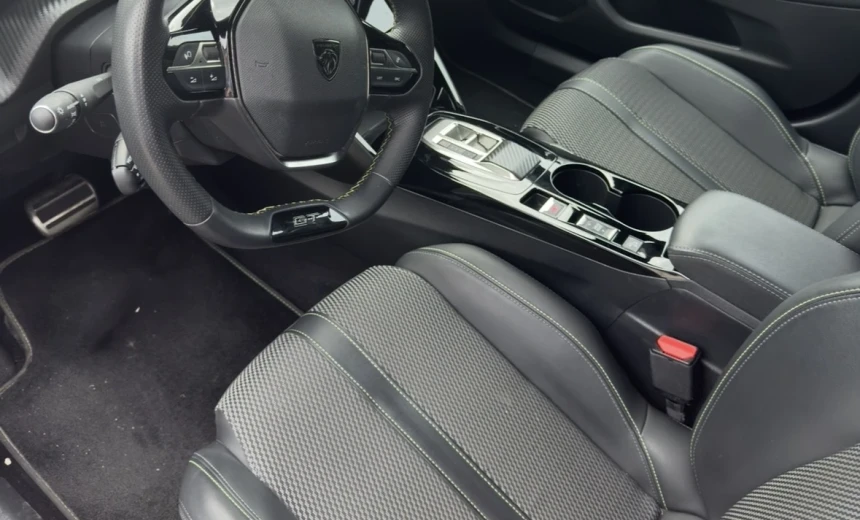 Peugeot 2008 2023 Gasoline Automatic Image 7