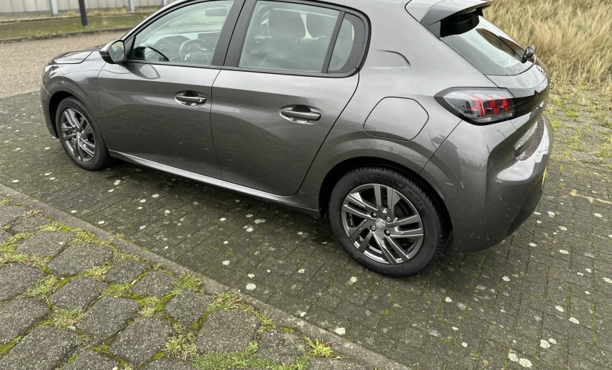 Peugeot 208 2021 Gasoline Manual Image 2