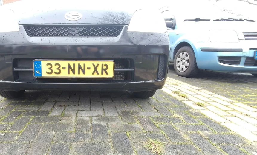 Daihatsu Cuore 2003 Gasoline Manual Image 6