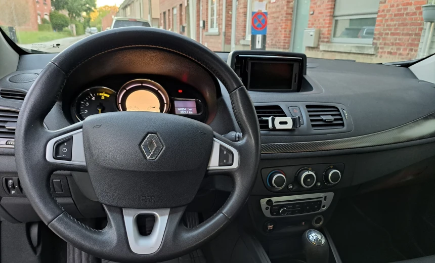 Renault Megane 2012 Diesel Manual Image 9