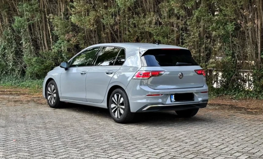 Volkswagen Golf 2025 Hybrid Electric/Gasoline Automatic Image 3