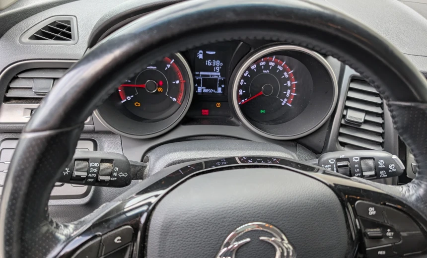 SsangYong XLV 2017 Diesel Manual Image 9