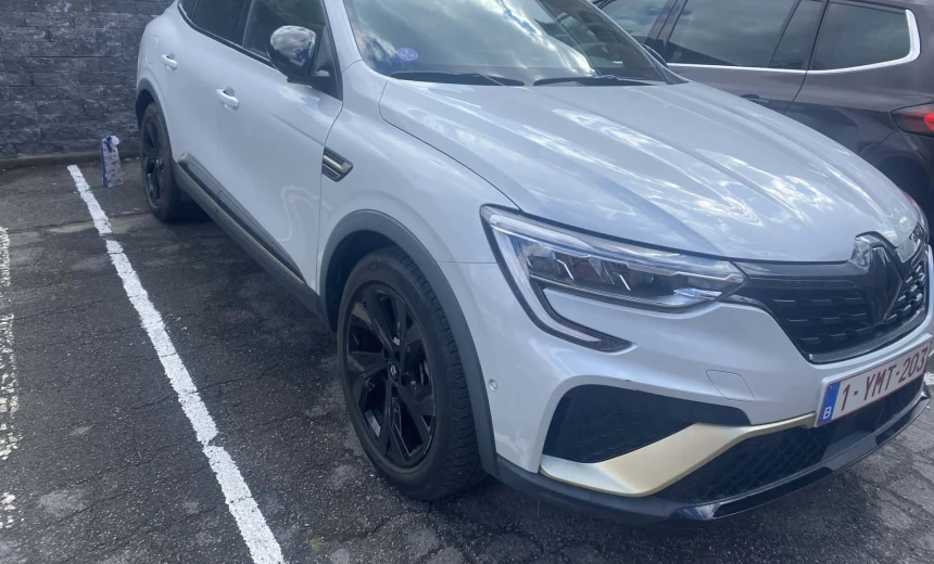 Renault Arkana 2023 Hybrid Electric/Gasoline Automatic Image 10