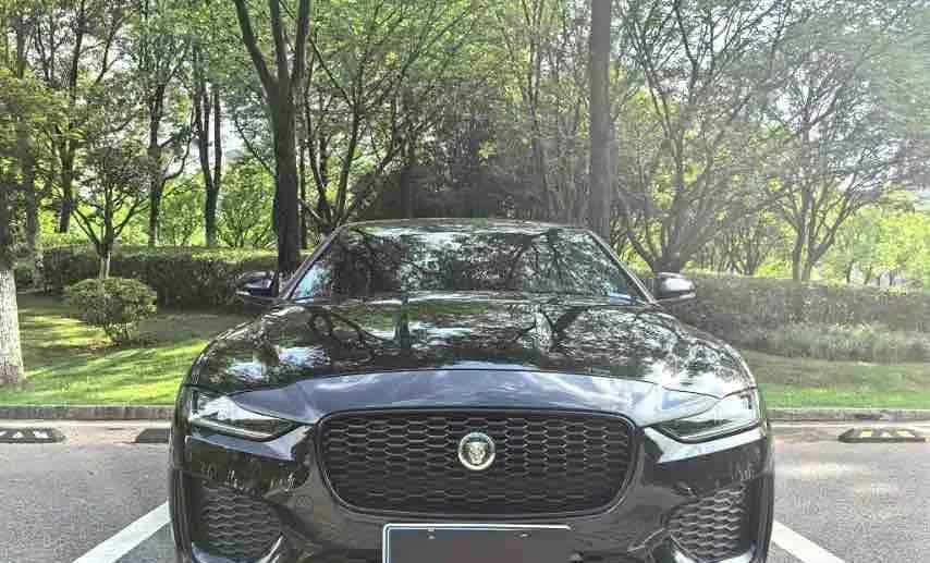 Jaguar XE 2025 Gasoline Automatic Image 1