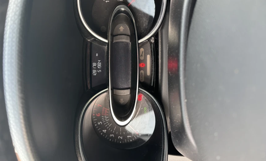 Renault Clio 2017 Gasoline Manual Image 11