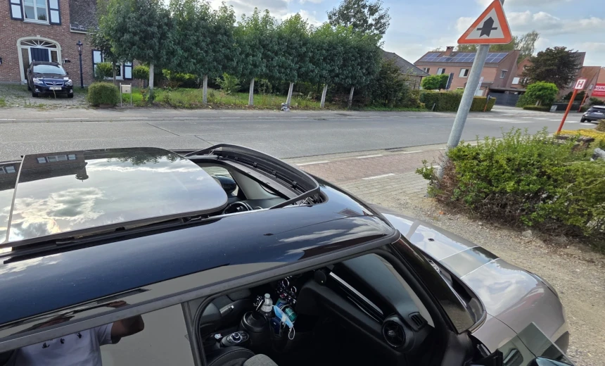 MINI Cooper 2022 Gasoline Automatic Image 5