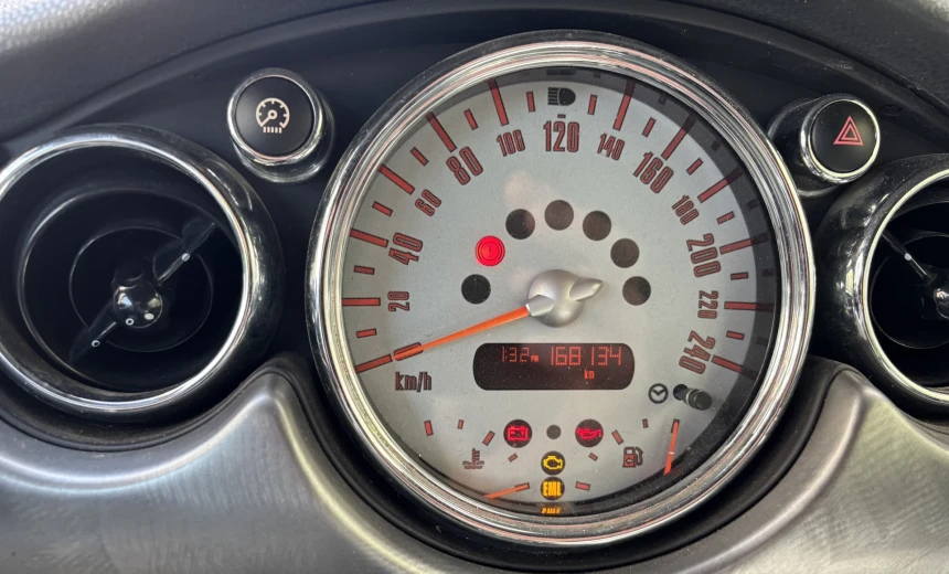 MINI One Cabrio 2007 Gasoline Manual Image 2