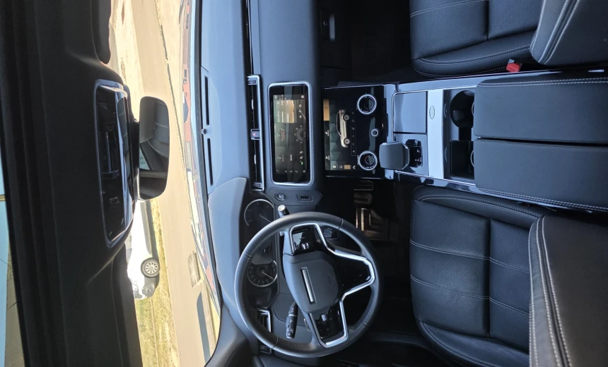 Land Rover Range Rover Velar 2023 Diesel Automatic Image 3