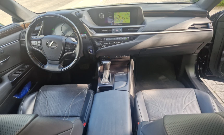 Lexus ES 300 2021 Hybrid Electric/Gasoline Automatic Image 3