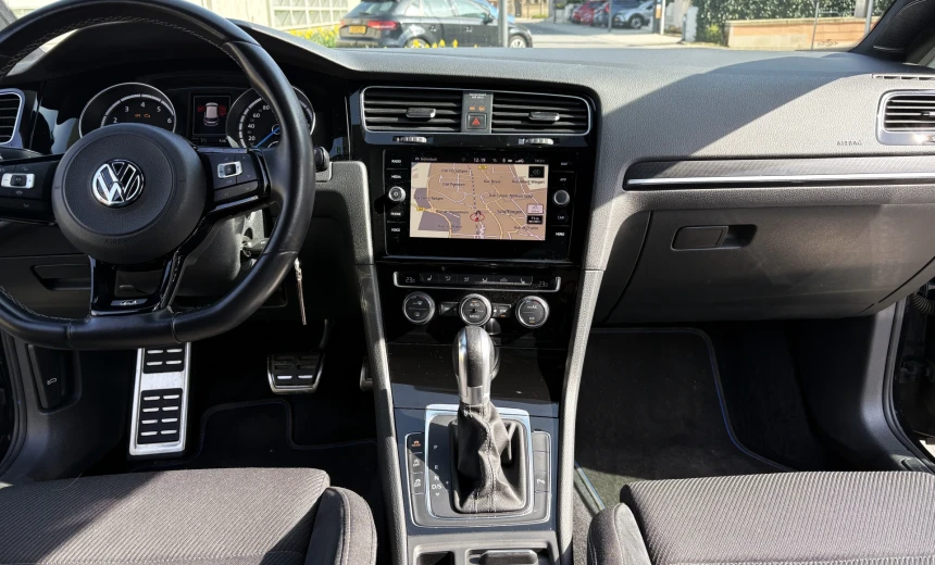 Volkswagen Golf 2019 Gasoline Automatic Image 3