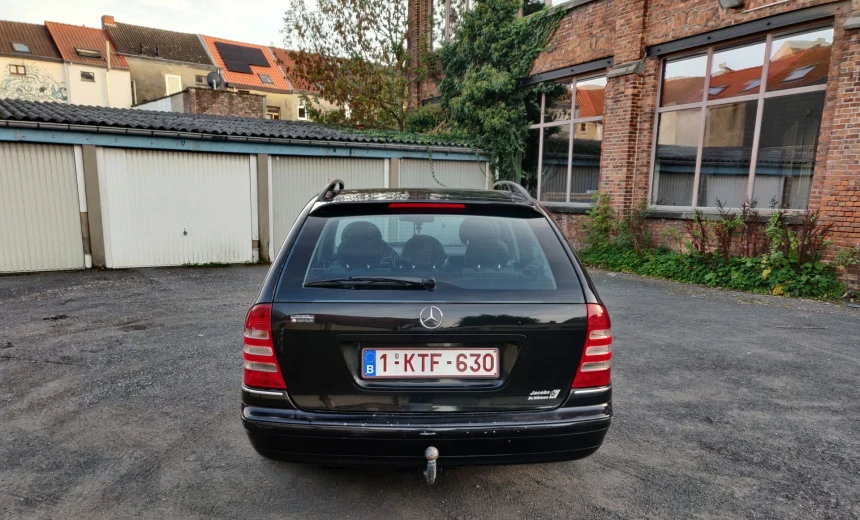 Mercedes-Benz C 200 2004 Diesel Manual Image 4