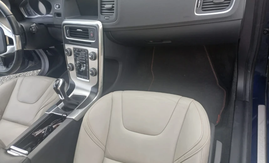 Volvo V60 2016 Diesel Manual Image 6