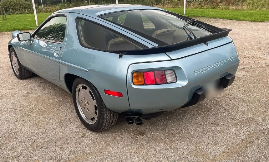 Porsche 928 1982 Gasoline Automatic Image 2
