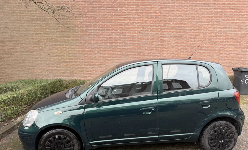 Toyota Yaris 2003 Gasoline Automatic Image 3