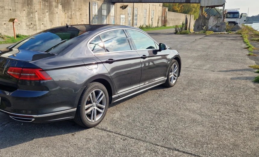 Volkswagen Passat 2018 Diesel Automatic Image 3